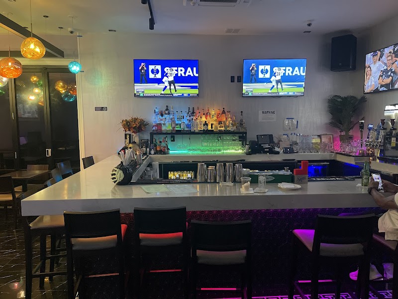 Tropix Lounge