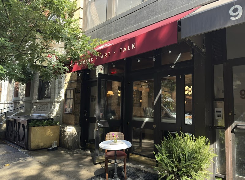 Foursome Bar and Restaurant
